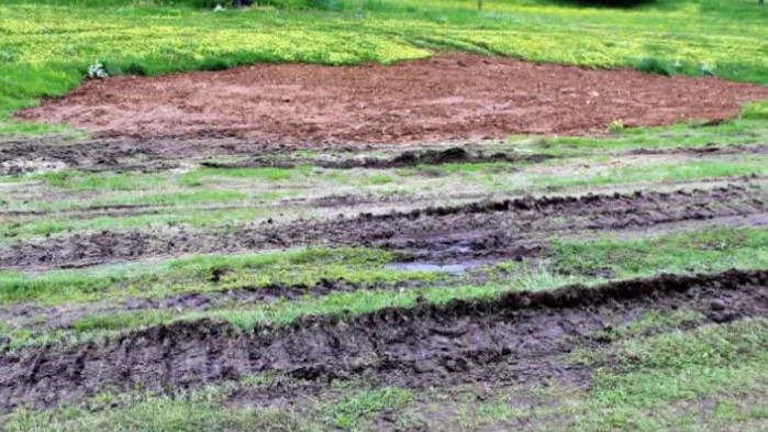 Под патронажа на Румен Радев: Бетон, арматура и багери на връх Рожен (СНИМКИ)