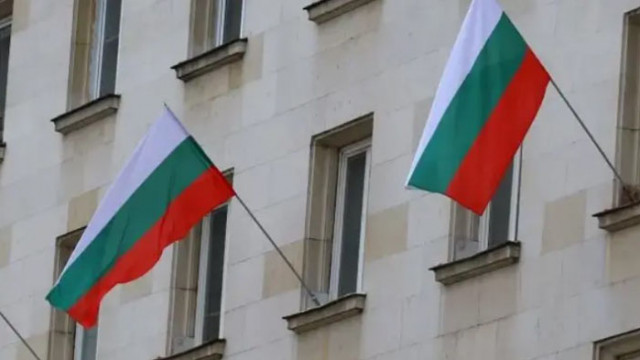 Иван Гешев объркал знамето на България