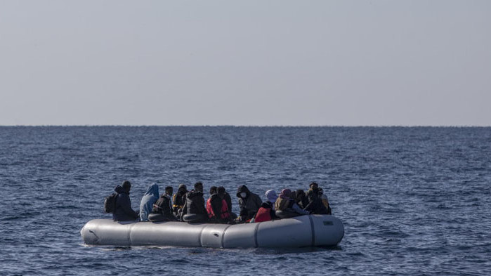 Гръцката брегова охрана спаси 68 мигранти, бедстващи в Егейско море