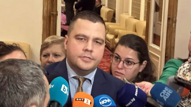 Може би Иван Гешев търси доверието на българския избирател тъй