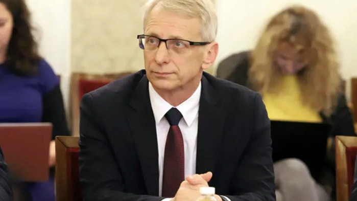 Николай Денков към Радев: Не знам от къде вади заключения