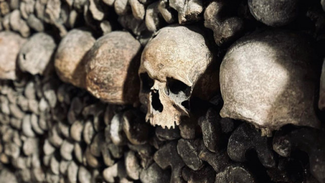 Защо подземията на Париж са изпълнени с над шест милиона човешки скелета