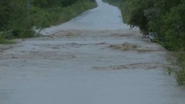 Спада нивото на река Скът при Мизия, местните си отдъхват