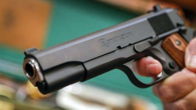 Полицията в Лом задържа 37-годишен, заплашил с пистолет жена си