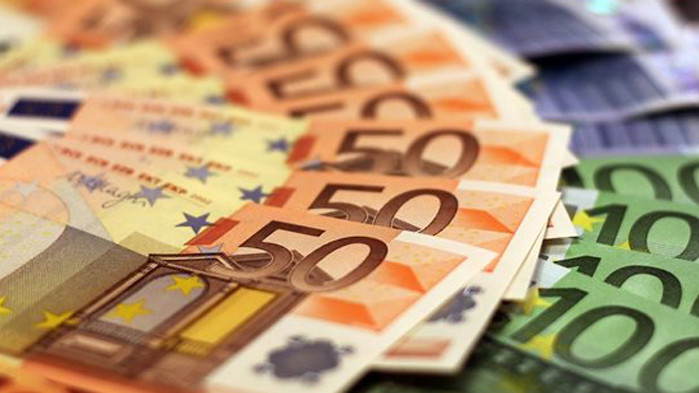 Курсът на еврото днес остава над прага от 1,09 долара,