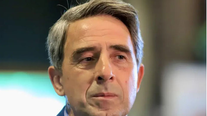 Румен Радев е изолиран от взимането на решения в Европа.