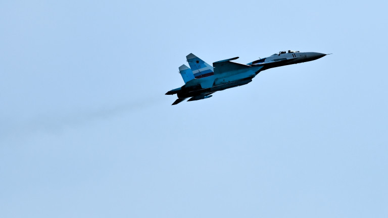 Два руски екипажа на Су-27 ескортираха самолет за електронно разузнаване RC-135