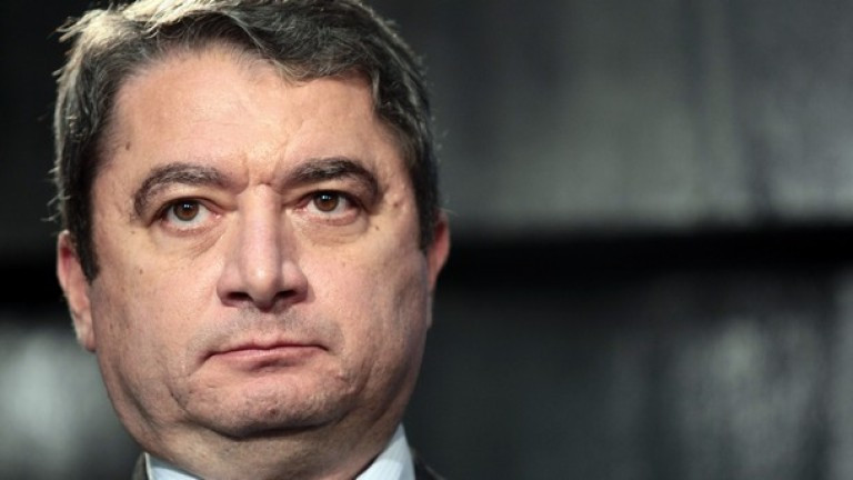 Емануил Йорданов: Възможно ли е задържането на съдията с подкуп да е театър?
