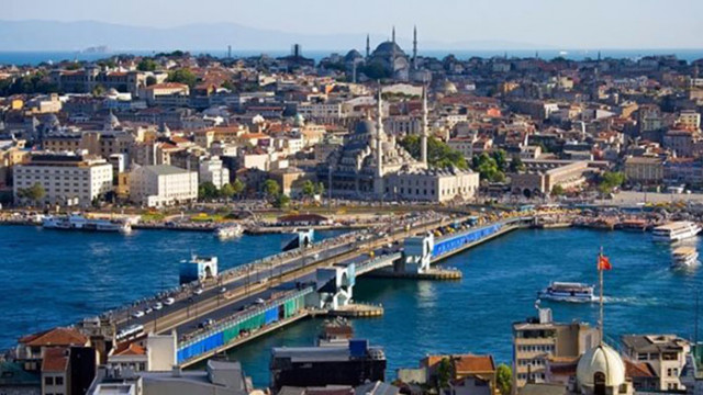 Скок с 19 на сто на туристи в Истанбул