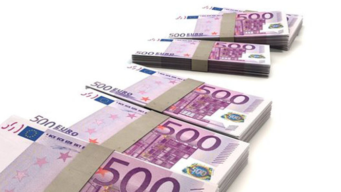 Лев и евро заедно пестят 1,5 млрд. лв. на година, но ще пипат закони, за да няма спекула