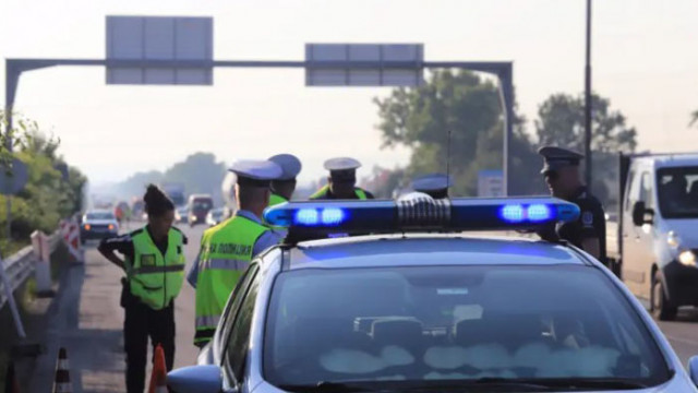След гонка в София: Кола с мигранти катастрофира в камион