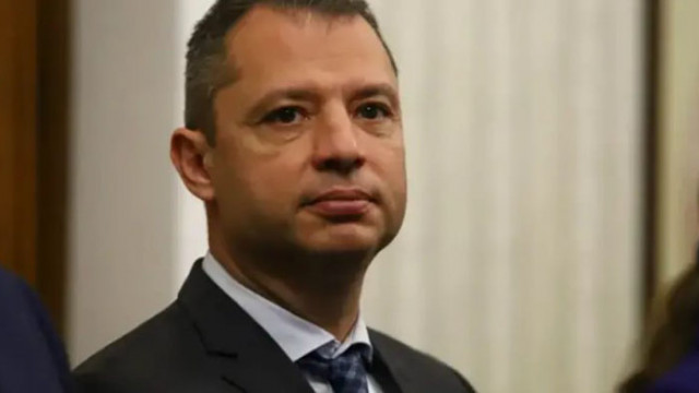 Ще закрие ли финансовият министър Асен Василев дирекция Съдебна защита