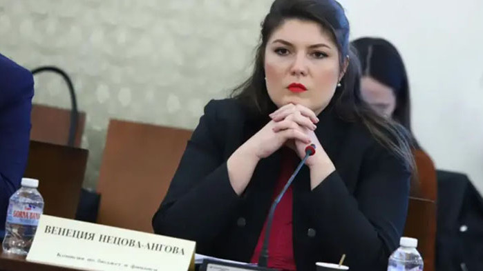 Сглобката с ГЕРБ скърца и това е чудесно. Защото в