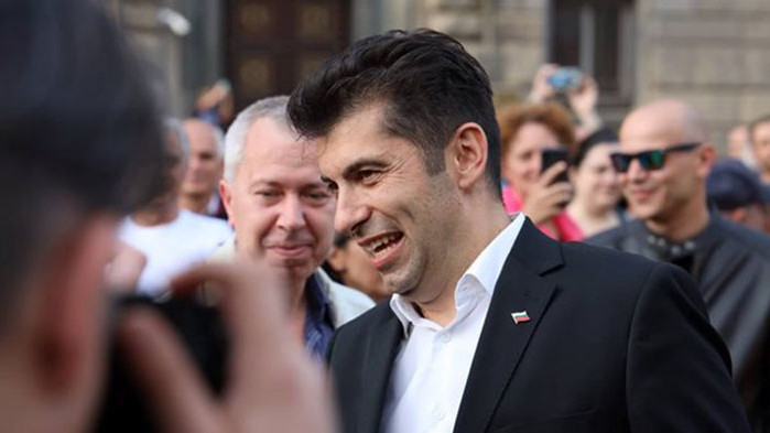 Кирил Петков разказа за баба и дядо в концлагера Белене, за да защити Васил Терзиев