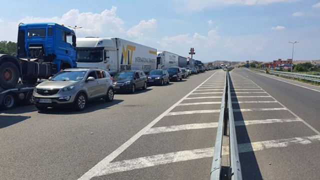 Интензивен е трафикът на граничните контролно пропускателни пунктове ГКПП с Румъния