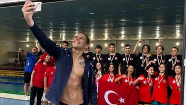От участващия на държавното ни по плуване турски отбор са