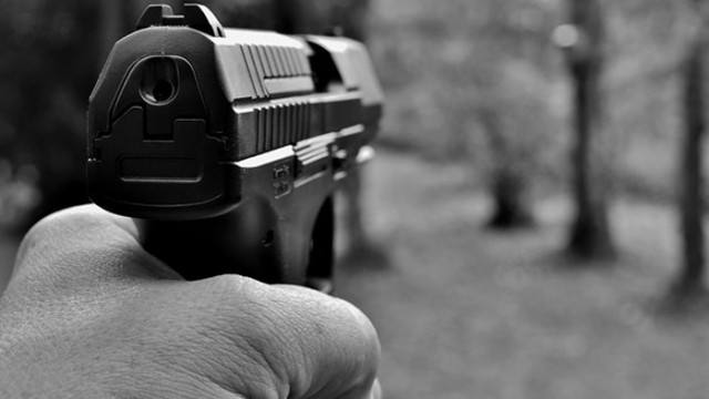 Арестуваха 26-годишен, стрелял с газов пистолет от кола в Петрич