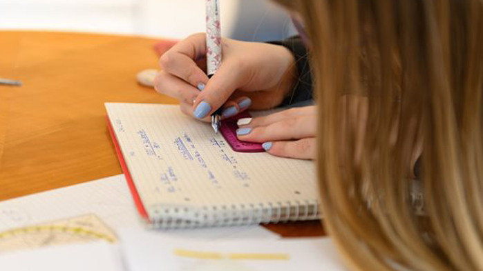 Математика се учи по-добре с музика, установи анализ на изследвания от близо 50 години