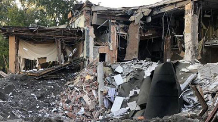 Четирима цивилни бяха убити, а най-малко 11 - ранени, при