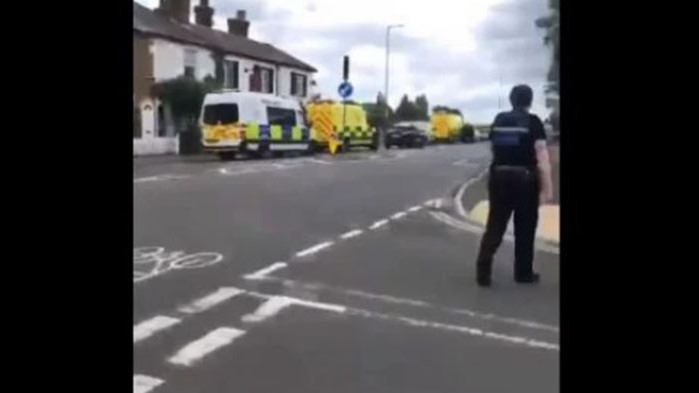 Двама души са били намушкани с нож при нападение срещу