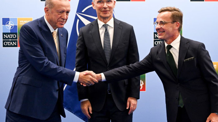 Столтенберг: Ердоган се съгласи да пусне Швеция в НАТО