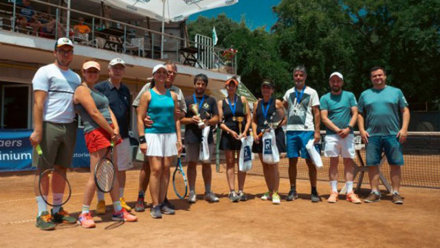 Архитекти събираха средства за болен колега на тенис турнир