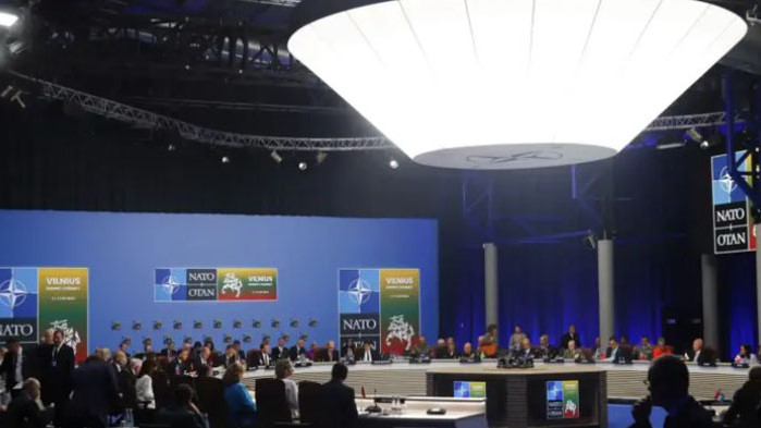 НАТО ще покани Украйна да се присъедини, когато членовете (на