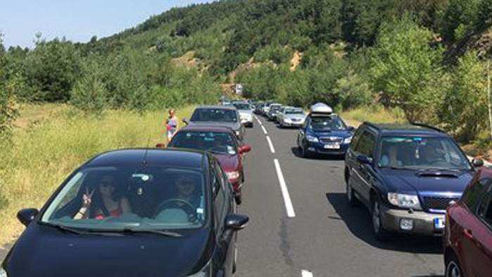 Над километър е дълга опашката от автомобили на ГКПП “Маказа