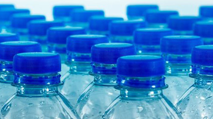 В летните горещини трябва да приемаме минимум литър и половина