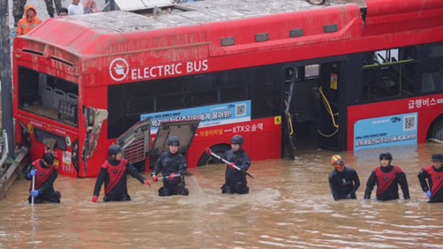 Броят на жертвите на наводненията в Южна Корея достигна 32