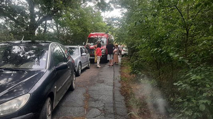 Верижна катастрофа с три коли преди кв. Крайморие блокира трафика