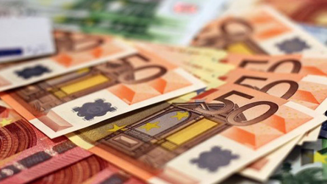 Еврото се задържа и днес над нивото от 1 12 долара