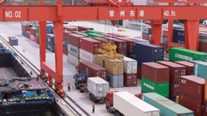 Китайската икономика отбеляза ръст от 5,5% през първото полугодие на годината