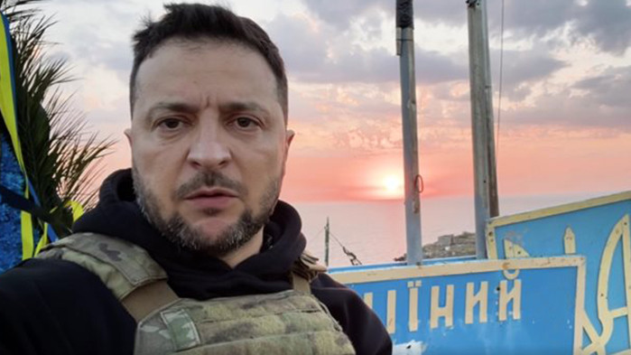 Украинският президент Володимир Зеленски обяви, че трябва да се направи