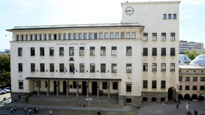 Парламентът избира управител на БНБ на извънредно заседание. За поста