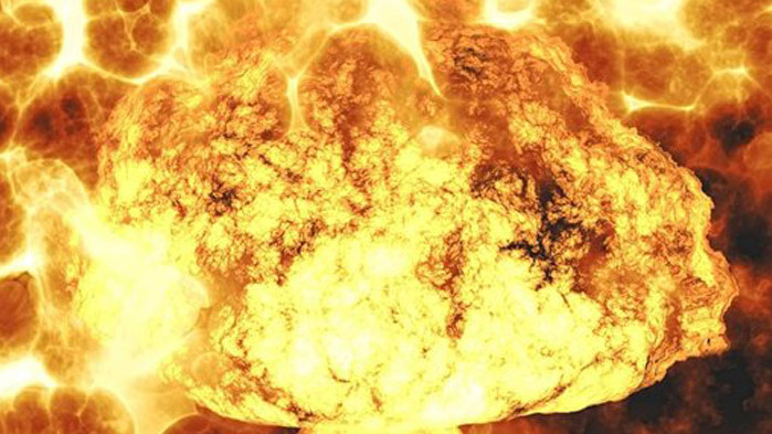 Най-малко четирима души бяха ранени днес при експлозия в склад