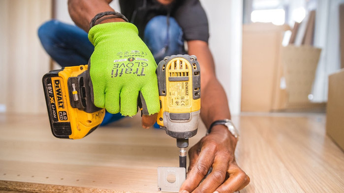 Според оперативните данни на Националния осигурителен институт с 12,7% са