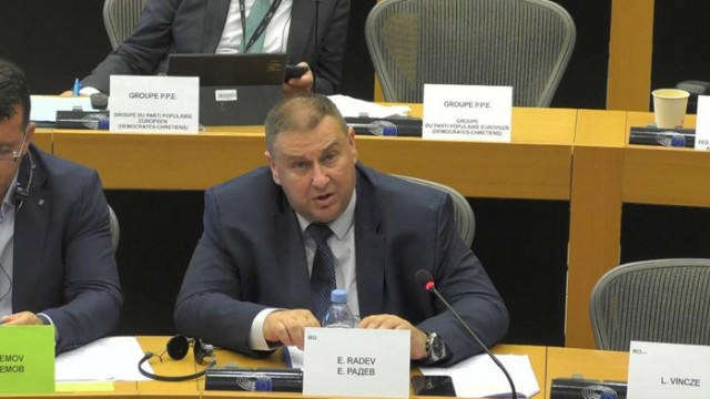 Емил Радев: Бариерите пред членството ни в Шенген засилват антиевропейските настроения в България