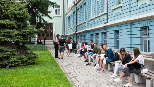 Запълнени са всички места по държавна поръчка в Икономически университет – Варна