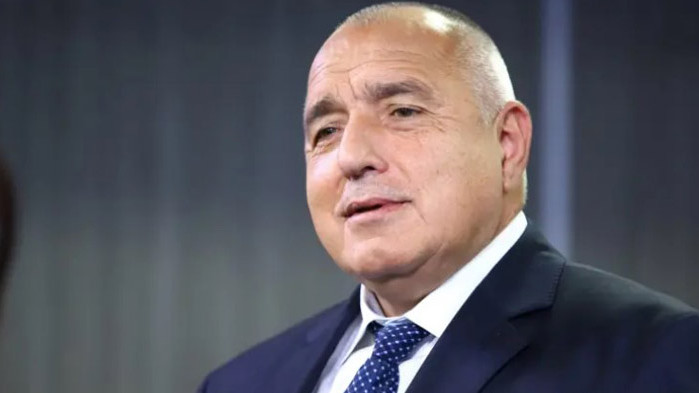 Той вече трудно прикрива разочарованието си, че има редовно правителство.