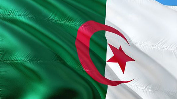 Президентът на република Алжир Абделмаджид Тебун каза, че Алжир официално
