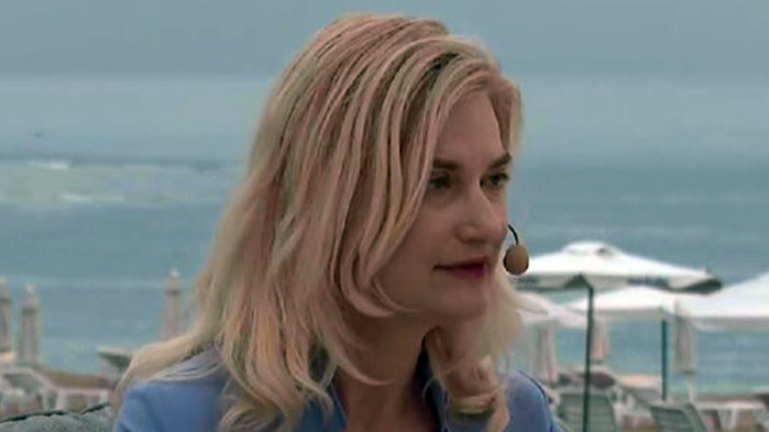 Министърът на туризма Зарица Динкова реши да вземе страна след