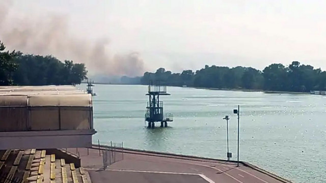 Огънят наближава хотел Острова Нов пожар пламна до река Марица