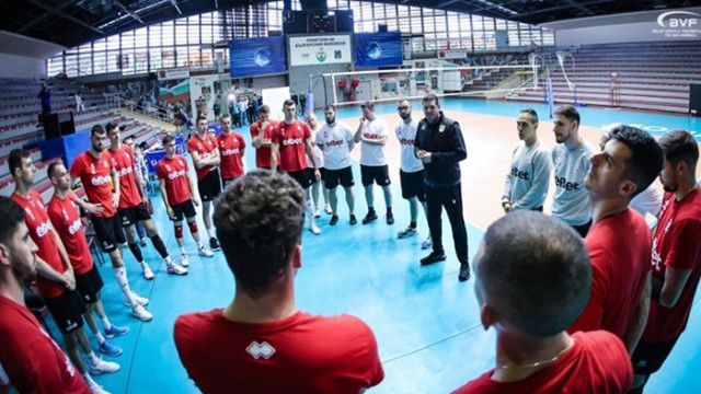 Националните отбори на България по волейбол за мъже и за