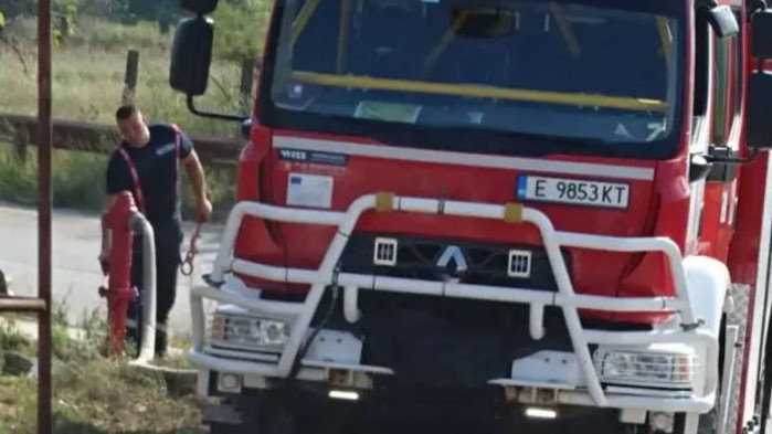 8 големи пожара продължават да горят в област Хасково. От