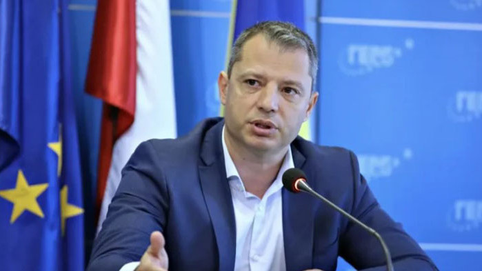 Депутатът от ГЕРБ Делян Добрев заяви, че ще заведе дело
