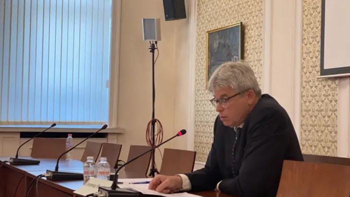 Кандидатът за управител на НЗОК Станимир Михайлов не е представил