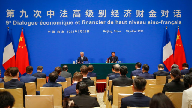 Пекин се надява Франция да стабилизира тона в отношенията между