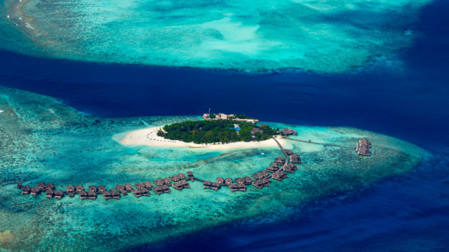 Малдивите са архипелаг с 1000 острова край западното крайбрежие на