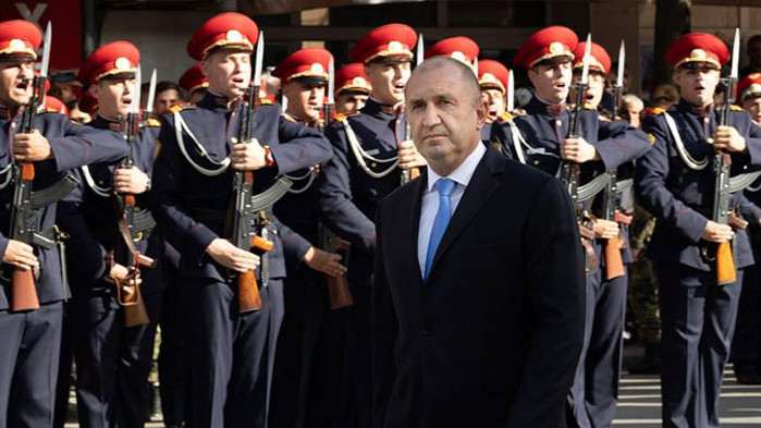 Необходими са аварийни мерки за привличане на хора с качества